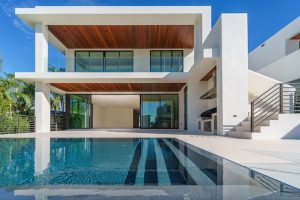Le marché immobilier se développe rapidement, avec des prix en hausse.
